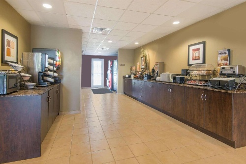Microtel Inn & Suites By Wyndham Montgomery image 1